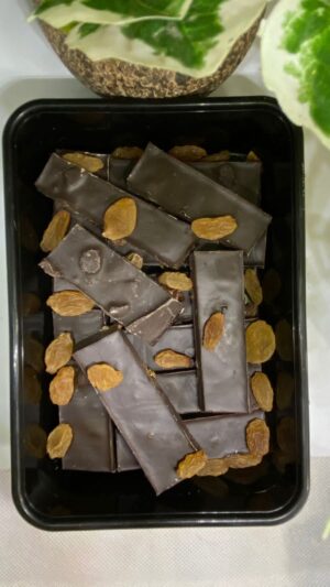 Dark raisins chocolate